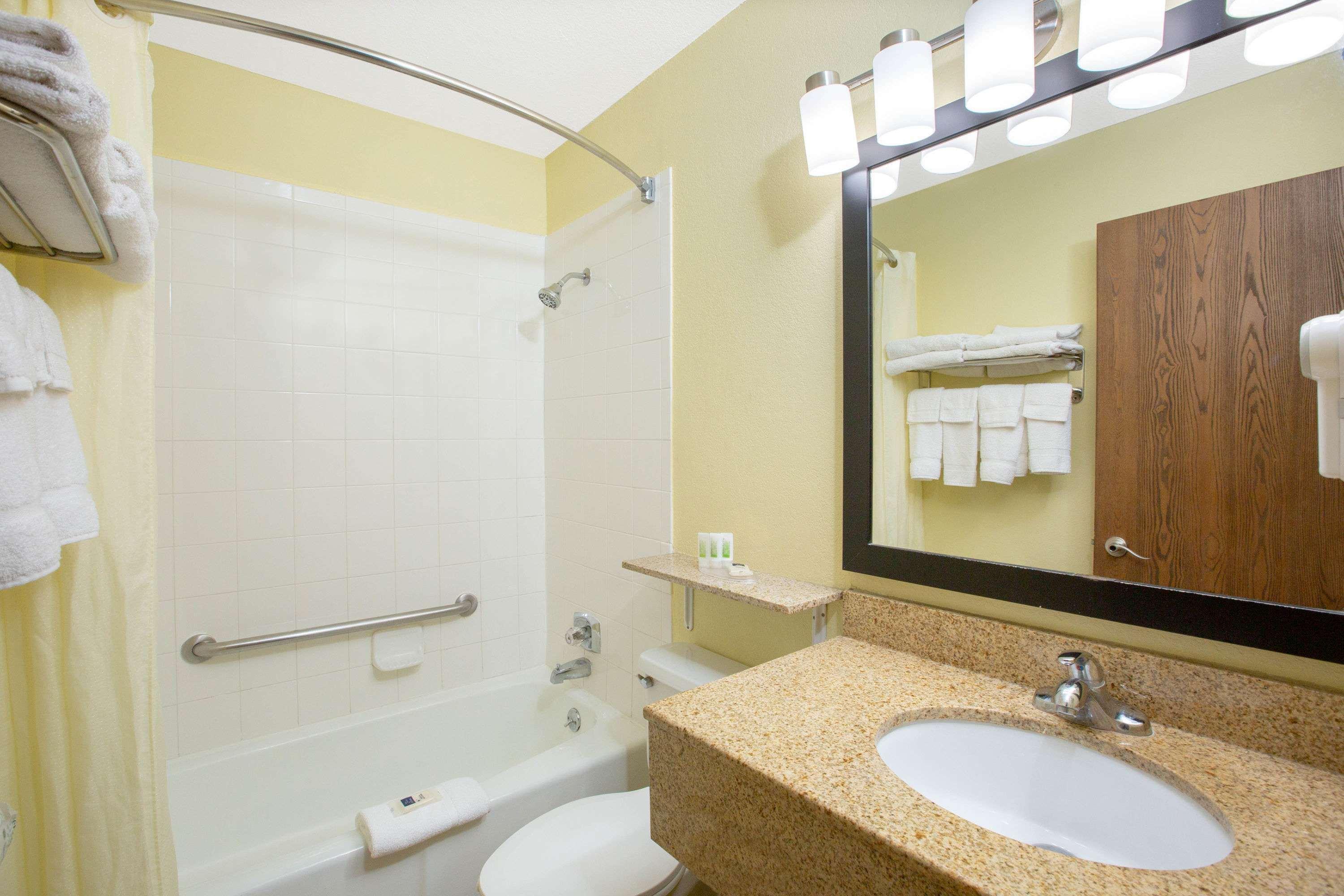 Americinn By Wyndham Council Bluffs Ngoại thất bức ảnh